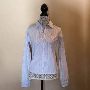 Hollister Women’s Blue & White Stripe Button Up M